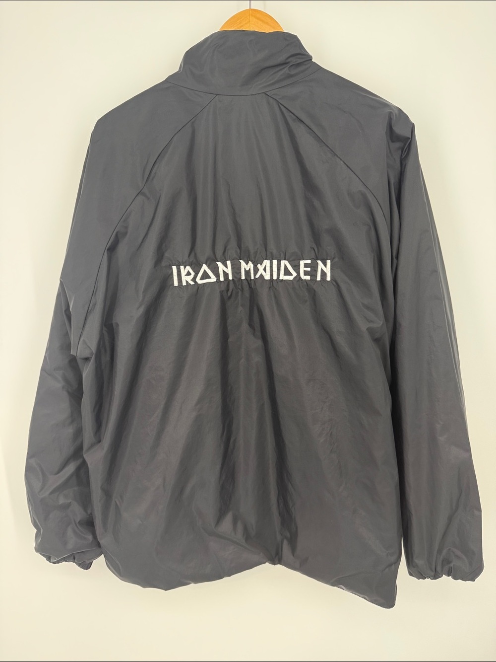 Iron Maiden Brave New World Tour 2001 Black Zip-Up Windbreaker Jacket - Picture 3 of 6
